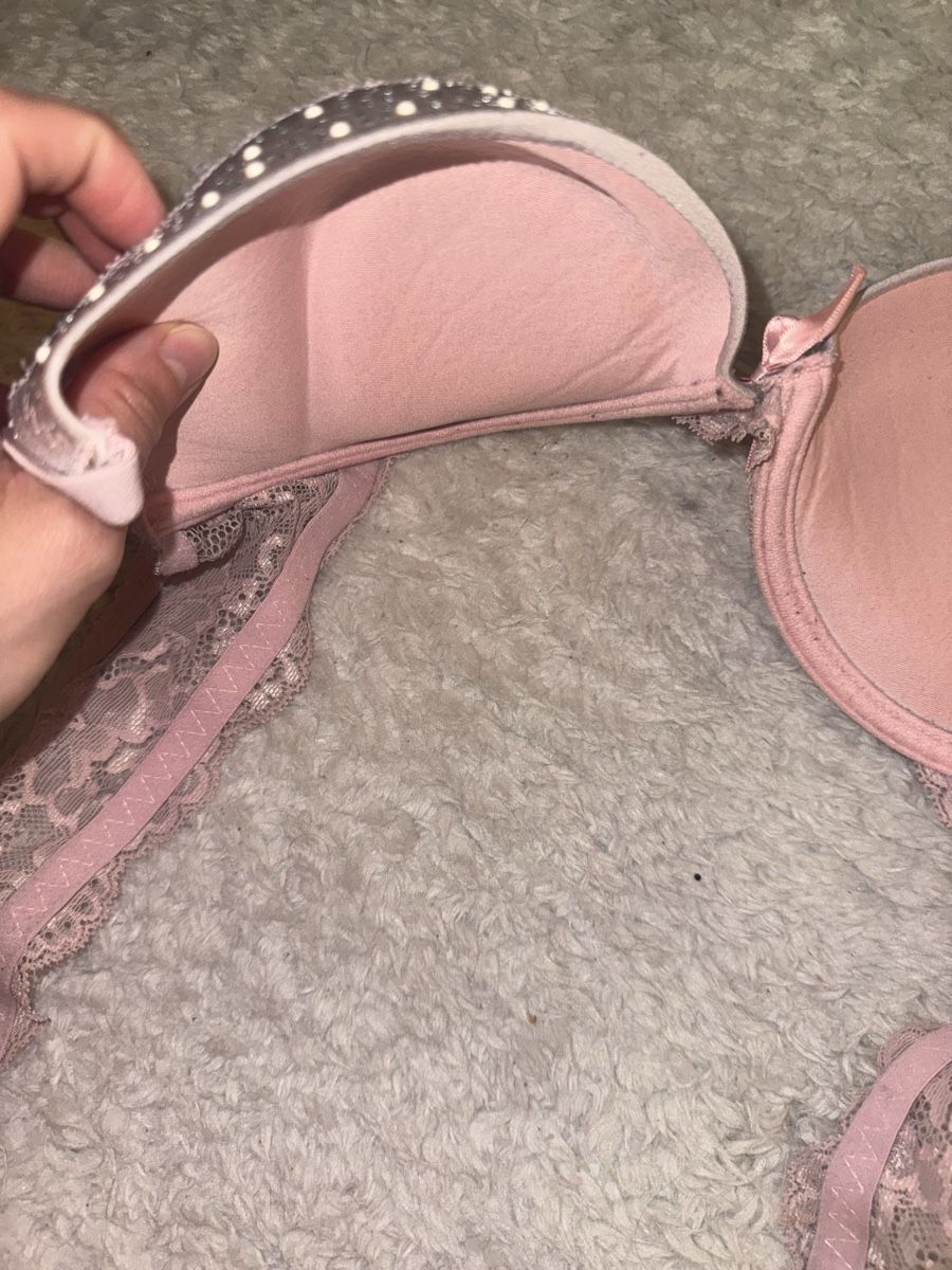 Altra biancheria intima: Rosa Spitze BH, Grösse 75B - Wunderschön & bequem! – Usato da Liestal venduto da isa_8y72