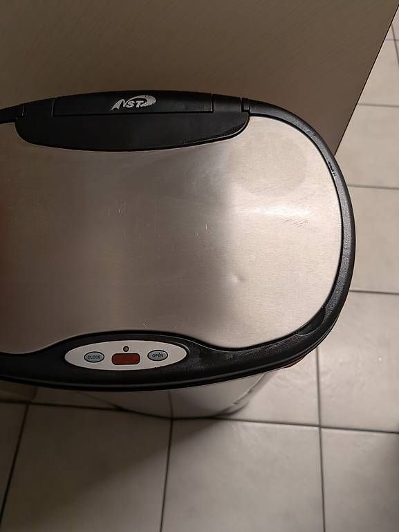 Cestini per rifiuti: Mülleimer mit Sensor – Usato da fällanden venduto da dav_s7zg 1