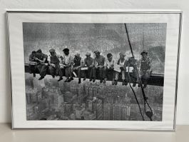Bilderpuzzle Lunch atop a Skyscraper. Alu Bilderrahmen 84x60