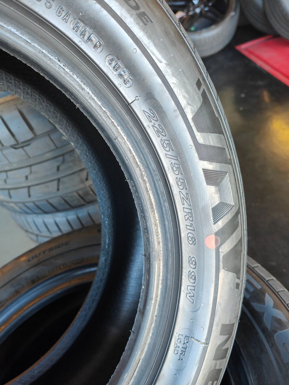 Nexen Pneumatici & Ruote complete: 225/55 R16 Sommerreifen – Usato da Oberengstringen venduto da Reifen-Lagerverkauf 3