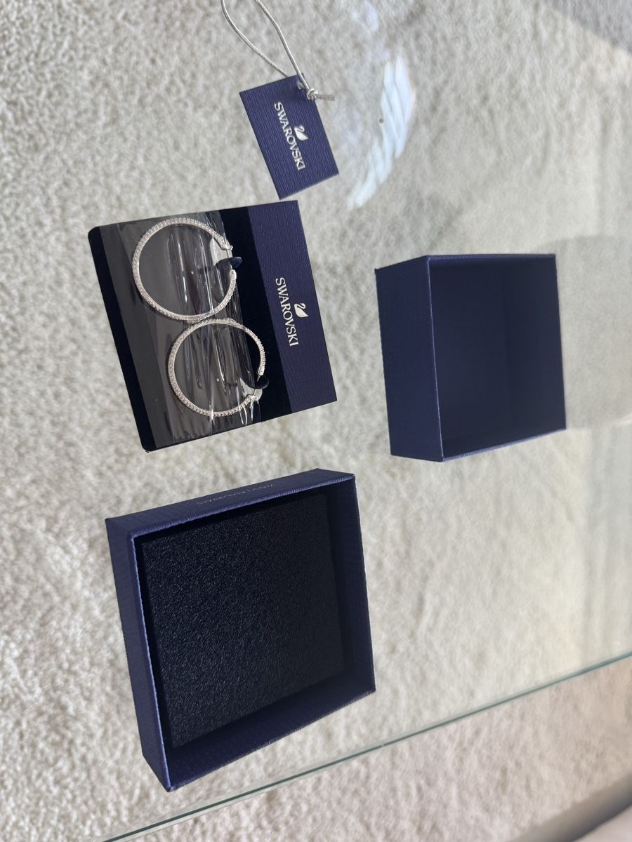 Swarovski Ohrringe & -stecker: Swarovski Ohringe, Schlangenmuster 💜. Neu.  – Neu und originalverpackt aus Zürich von Anilein_9989 6