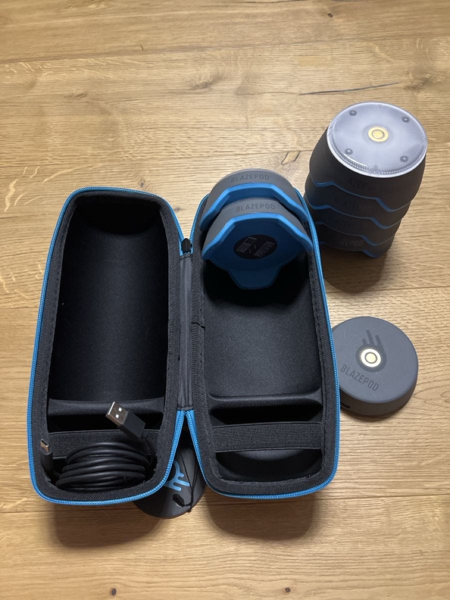 Blazepod Hometrainer: BlazePod Trainer Set, neuwertig – Nuovo (secondo la descrizione) da Ebikon venduto da Angelheart1000