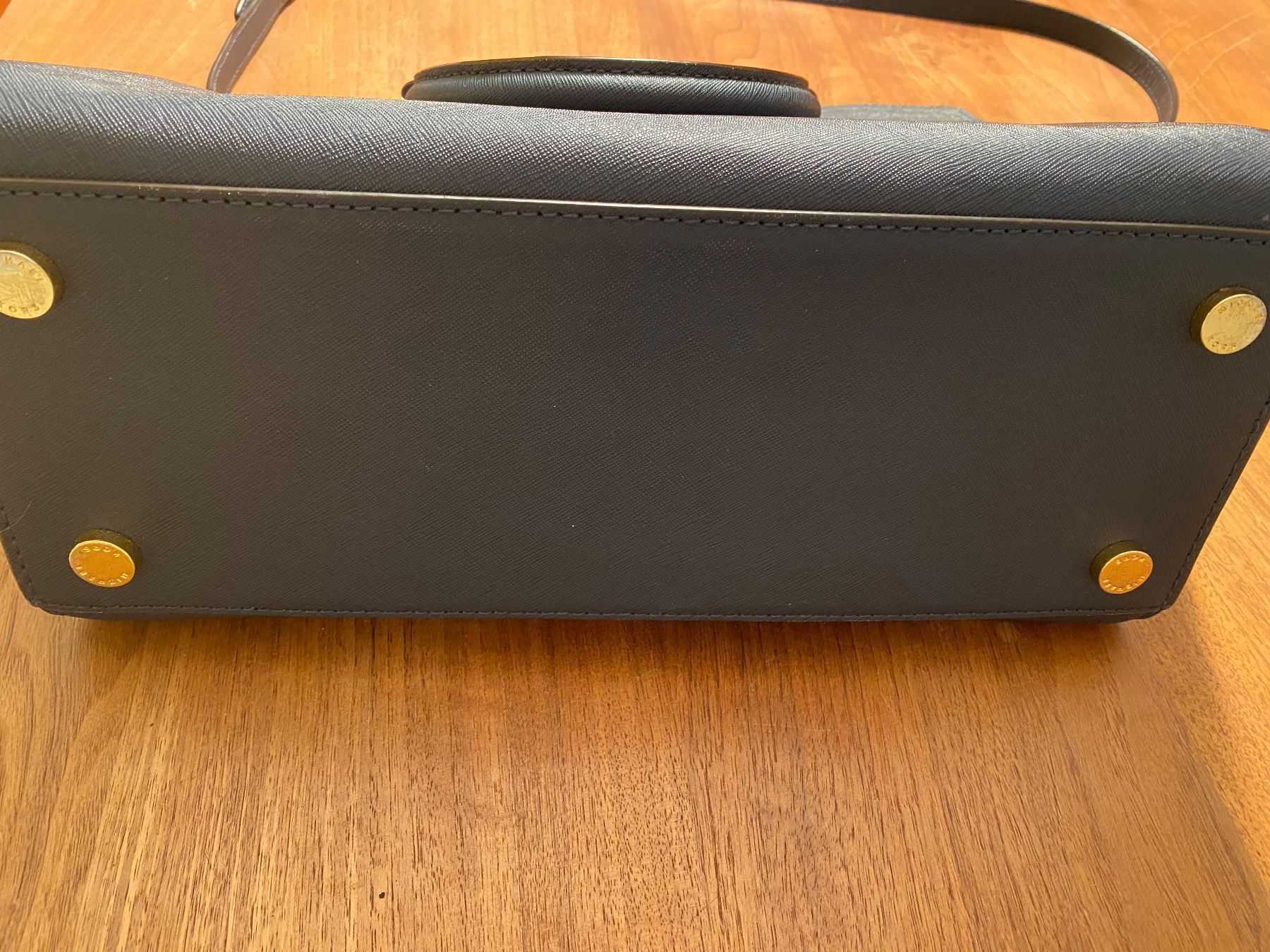 Michael Kors Taschen für Damen: Handtasche von Michael Kors Typ Selma – Gebraucht aus Schwyz von Trofana 2