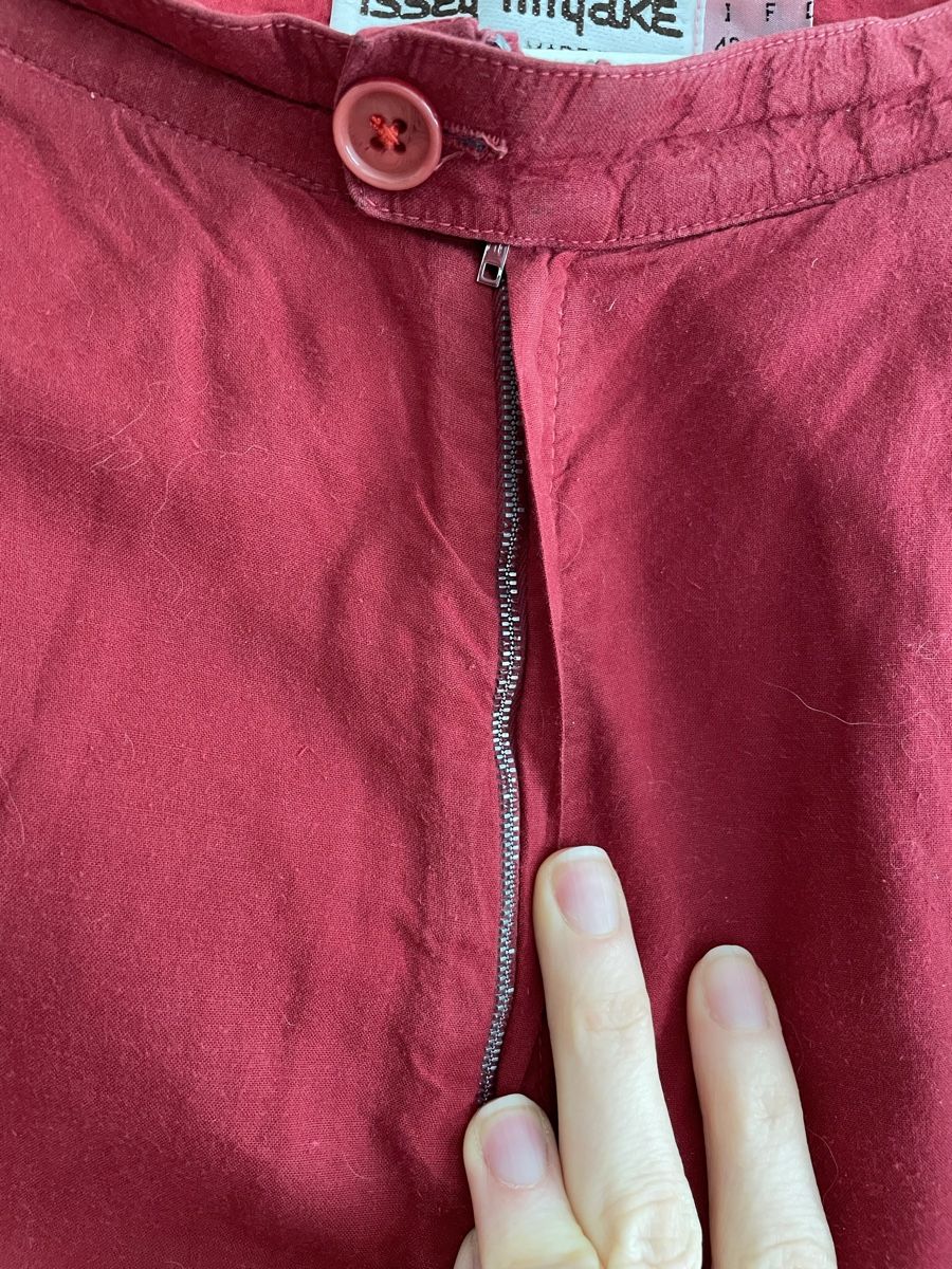 Issey Miyake Pantaloni: ISSEY MIYAKE trousers – Usato da Zürich venduto da aidapo 3