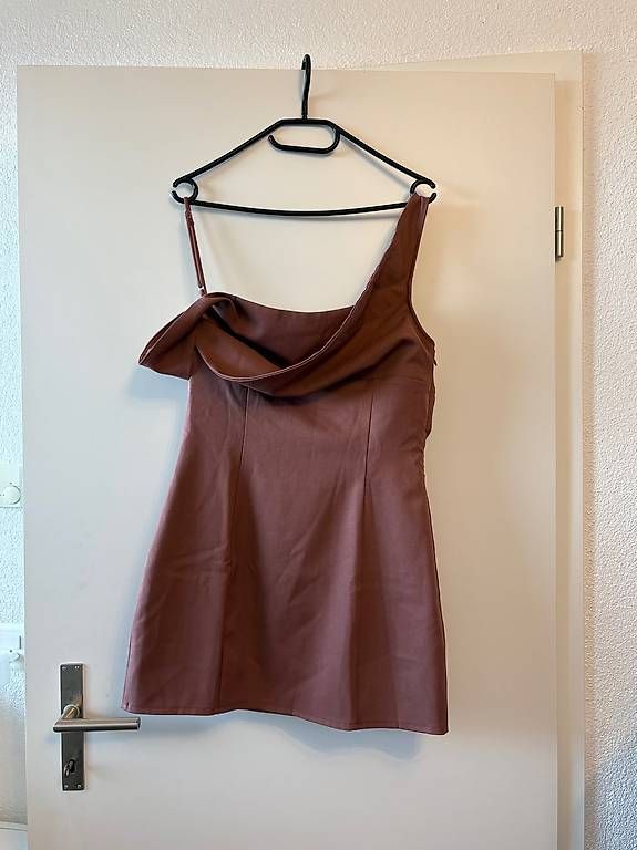 Vestiti: PTL Kleid – Usato da Winterthur venduto da ene_2sbh 1