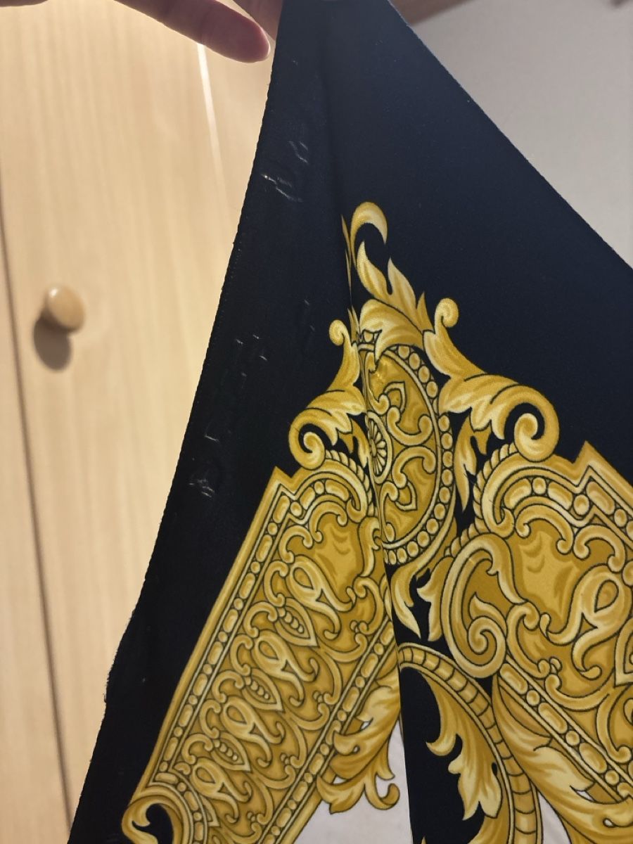 Foulard & Sciarpe: Seidentuch mit Muster – Usato da Oberhasli venduto da kma_7lcb 1
