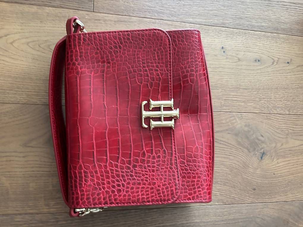 Tommy Hilfiger Taschen für Damen: Tommy Hilfiger Tasche - neuwertig – Gebraucht aus Watt von Jenniferjenny 1