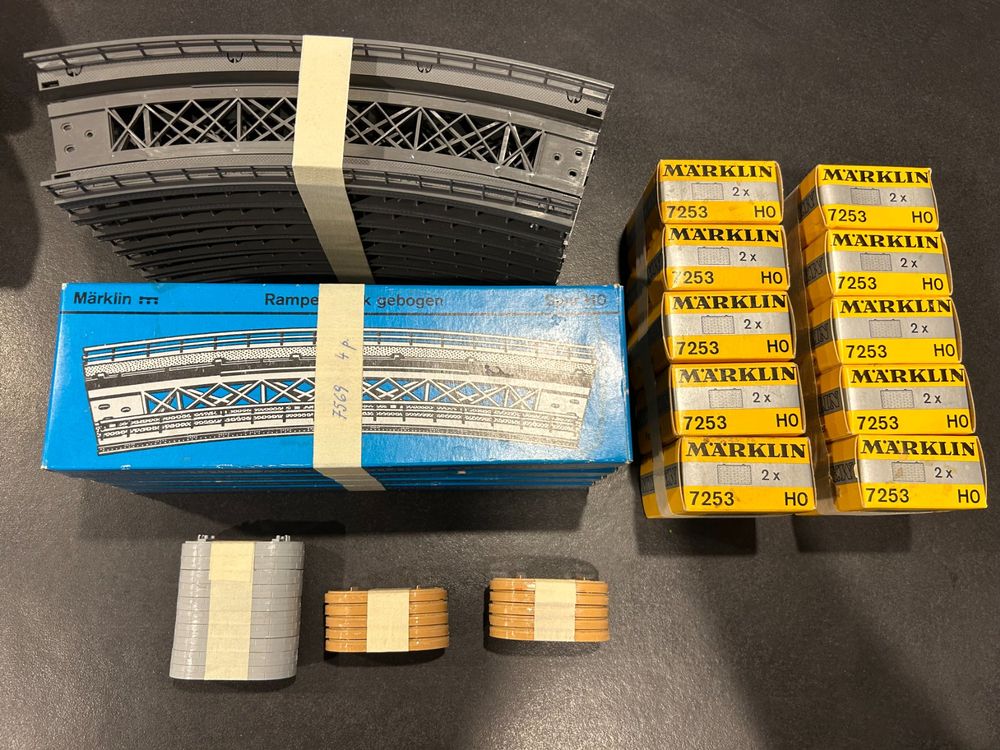 Märklin 7253, Pfeiler für Rampen und Überführungen, 30 mm , grau, 2