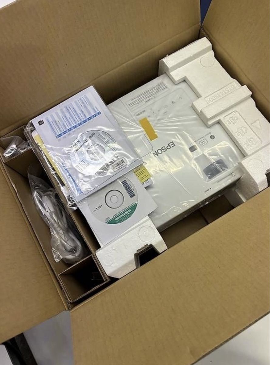 Epson Videoprojektoren: Beamer Epson EB-2250U – Neu und originalverpackt aus Niederuzwil von Shark1989 2