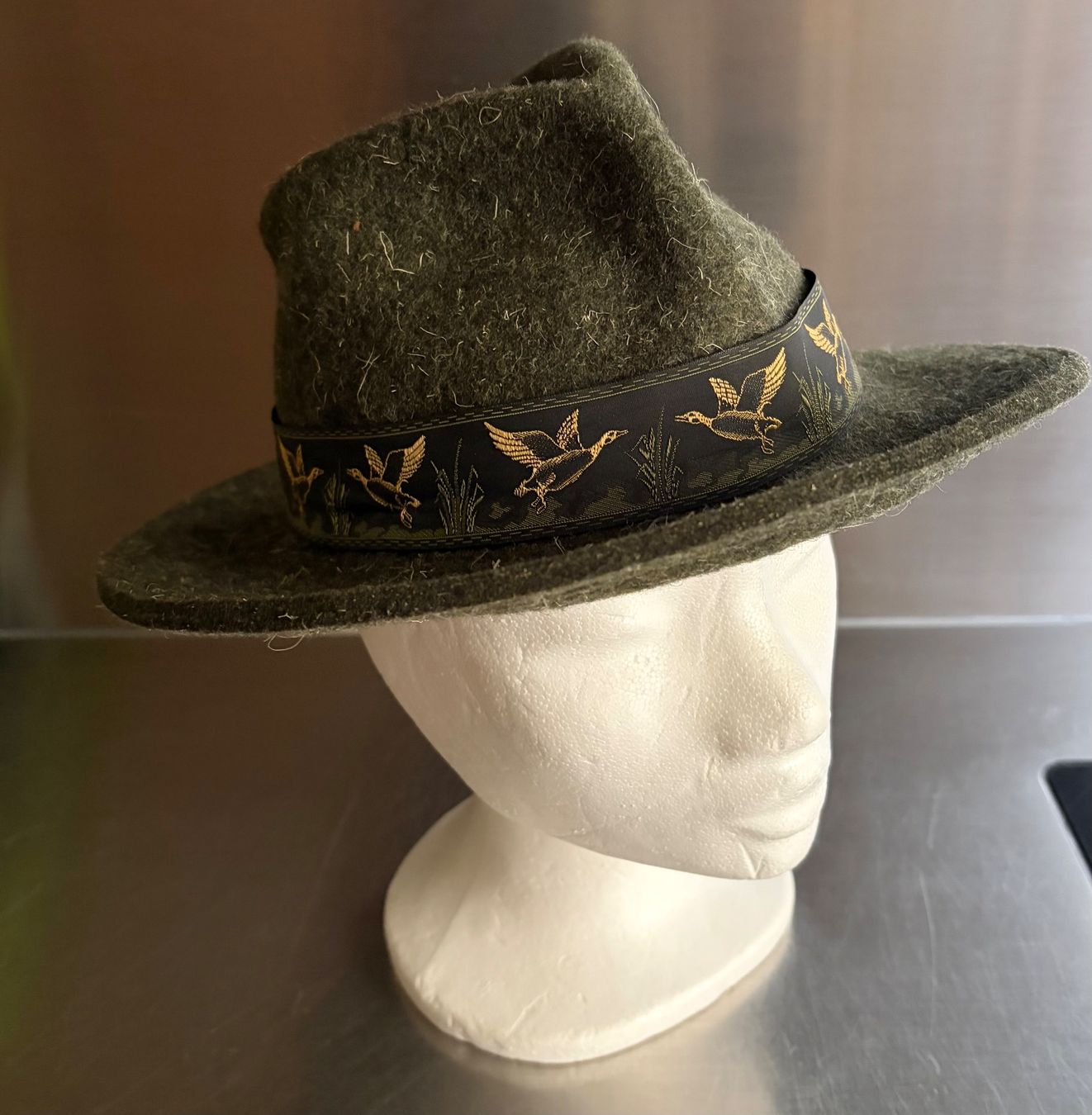 Copricapi, berretti & cappellini: NEUER Hubertus Jägerhut aus Filz – Nuovo e nell'imballaggio originale da St.Gallen venduto da Boergie