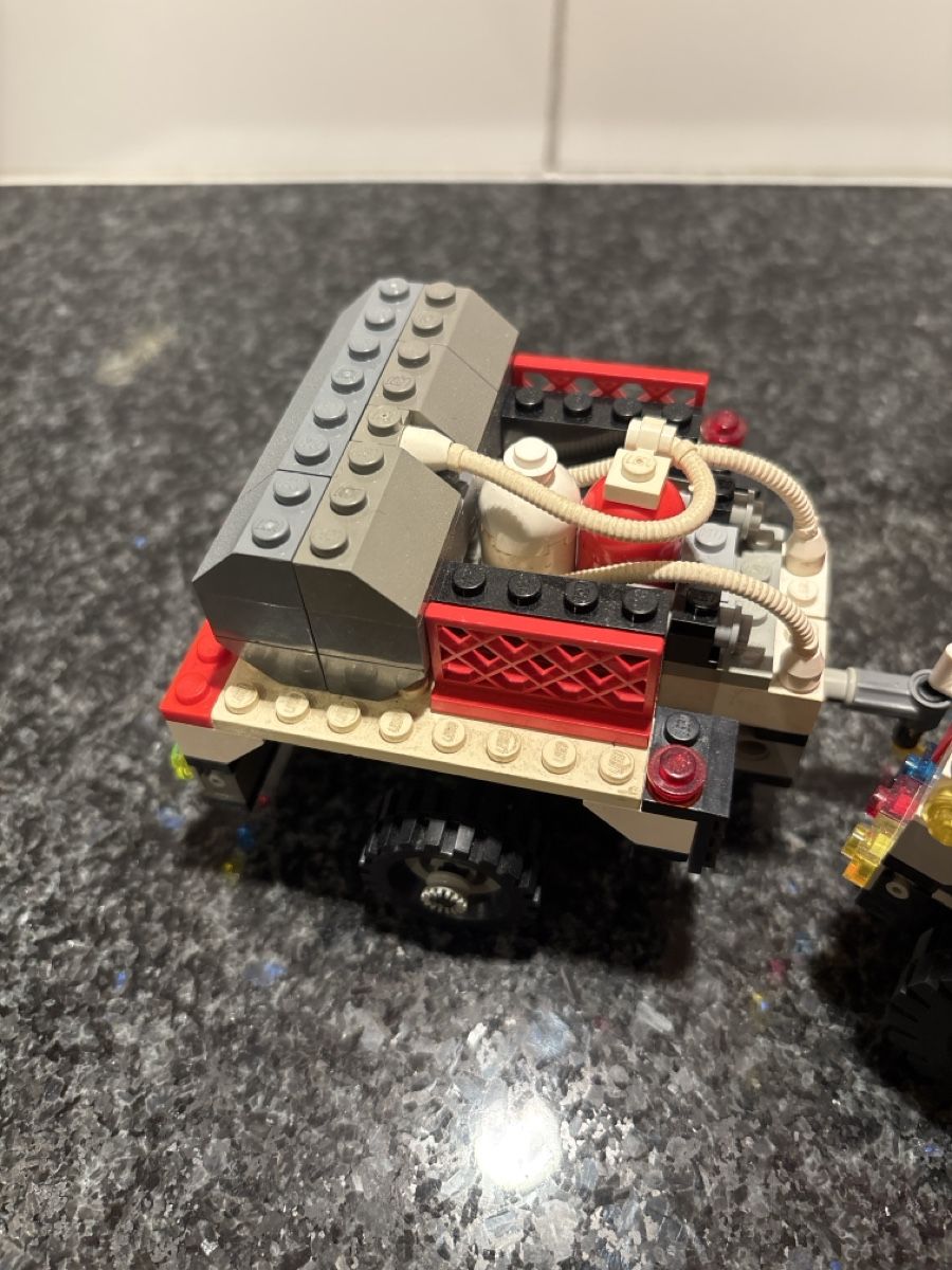 Lego Kit di costruzioni: Altes lego auto mit anhänger – Usato da Herisau venduto da men_9hwl 1