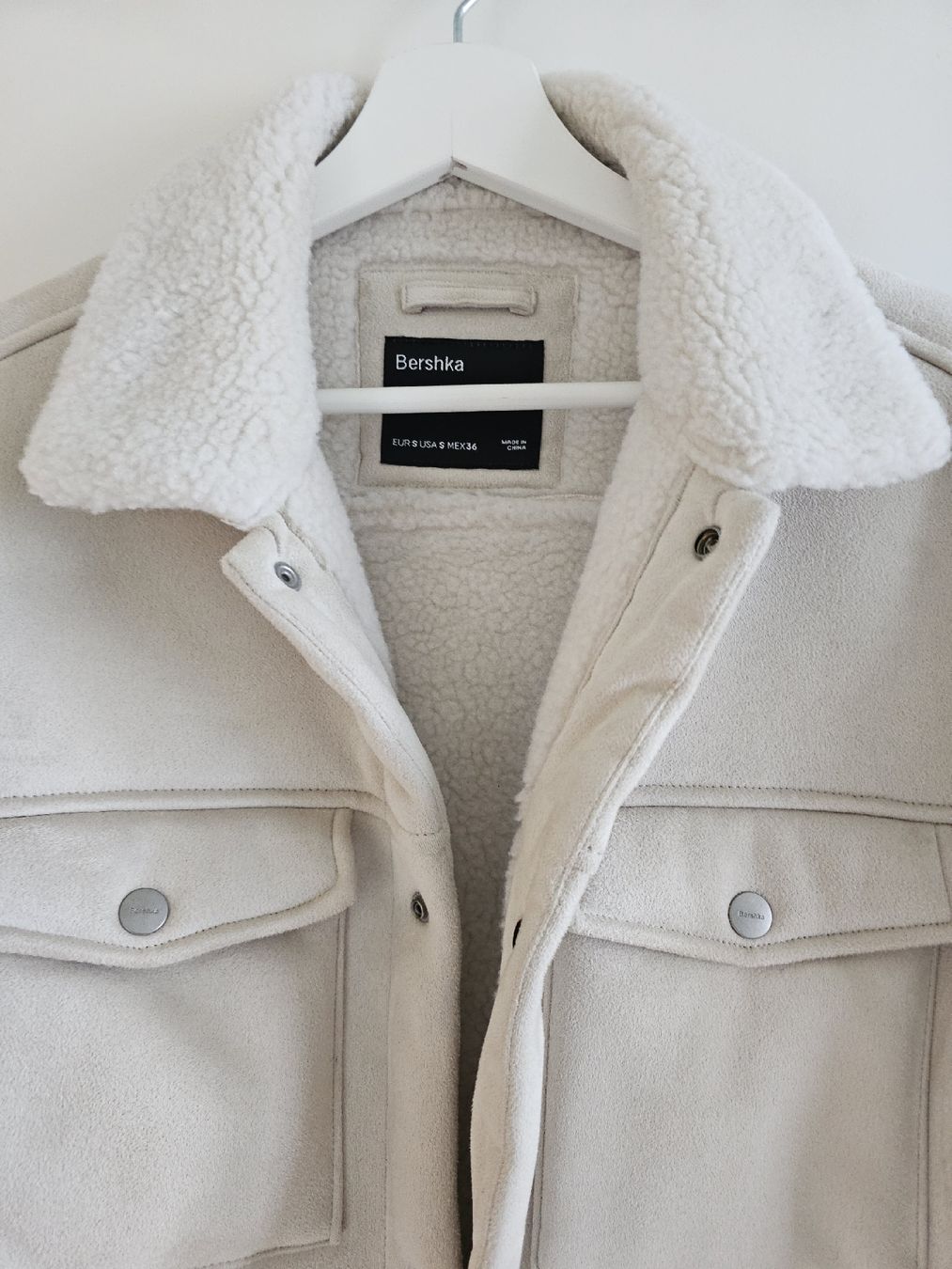 Bershka Giacche: BERSHKA Jacke beige – Usato da Emmenbrücke venduto da The.Vision 2