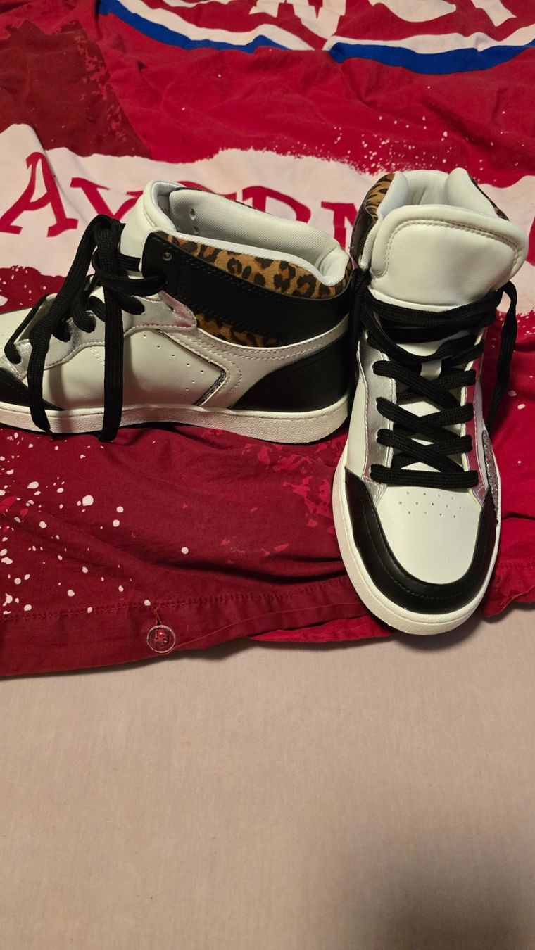 Scarpe da donna: Schuhe – Nuovo (secondo la descrizione) da Winterthur venduto da mat_q6yk 2