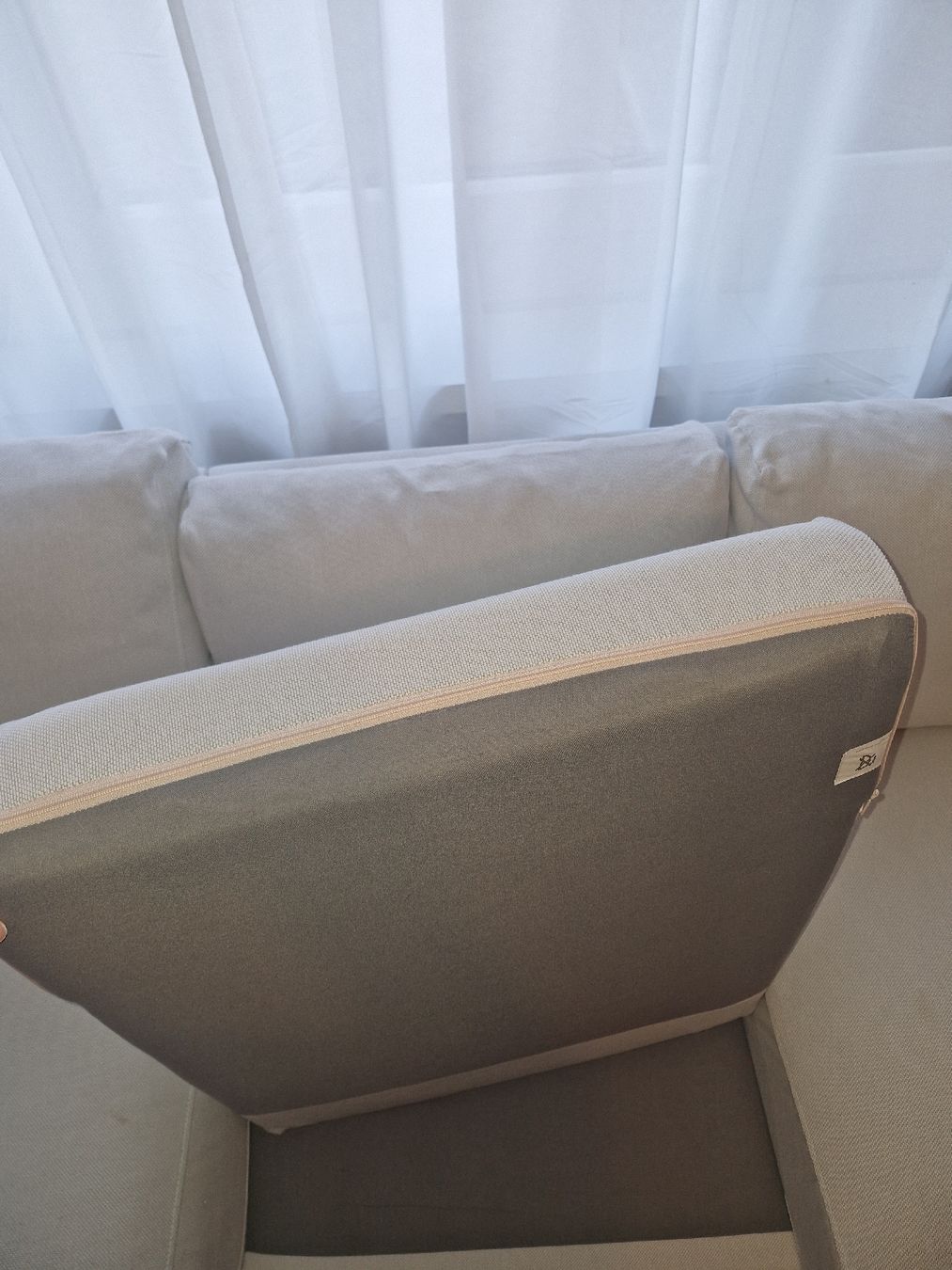 Sofas: Gemütliches IKEA Sofa, hellbeige, guter Zustand – Gebraucht aus Aesch BL von Dias2202 1