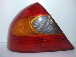 Ford Mondeo Rückleuchte  > links.