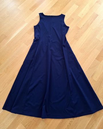 Robe Uniqlo marine état impeccable