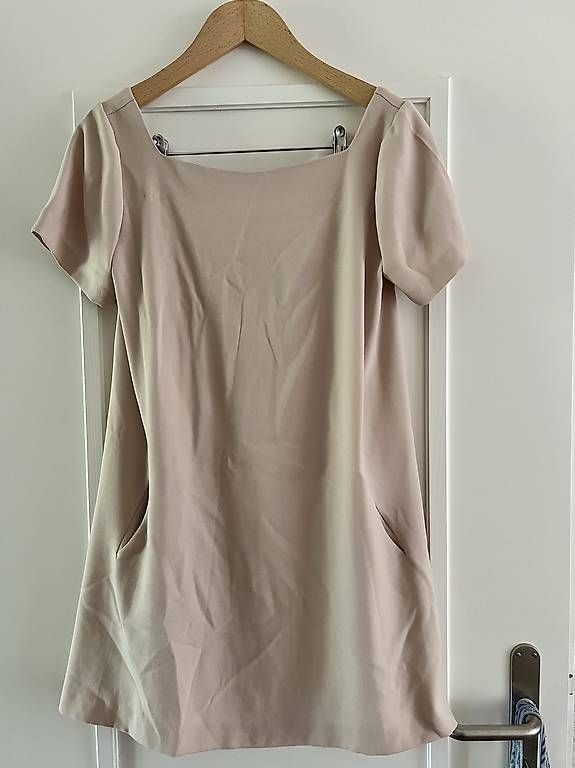 Robes: Kleid  – D'occasion à Zürich par Sofmas