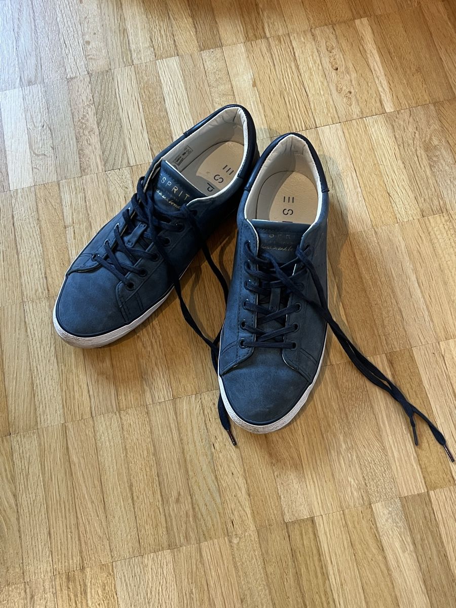 Esprit Scarpe da donna: Esprit Sneaker navy Gr 38 – Usato da Nottwil venduto da Silke94