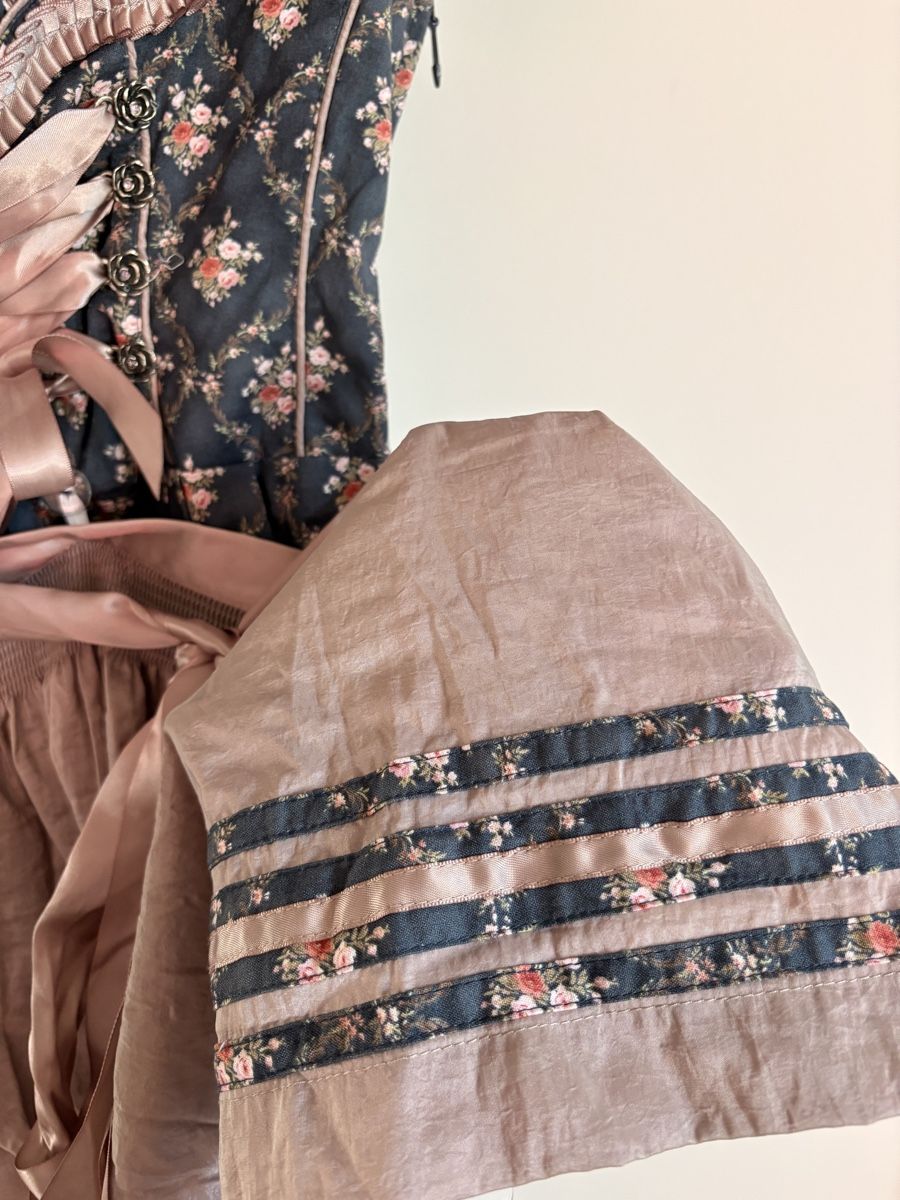 Costumi: Dirndl - Dirndlalm - Gr 38 – Usato da Zürich venduto da nin_n7p7 4