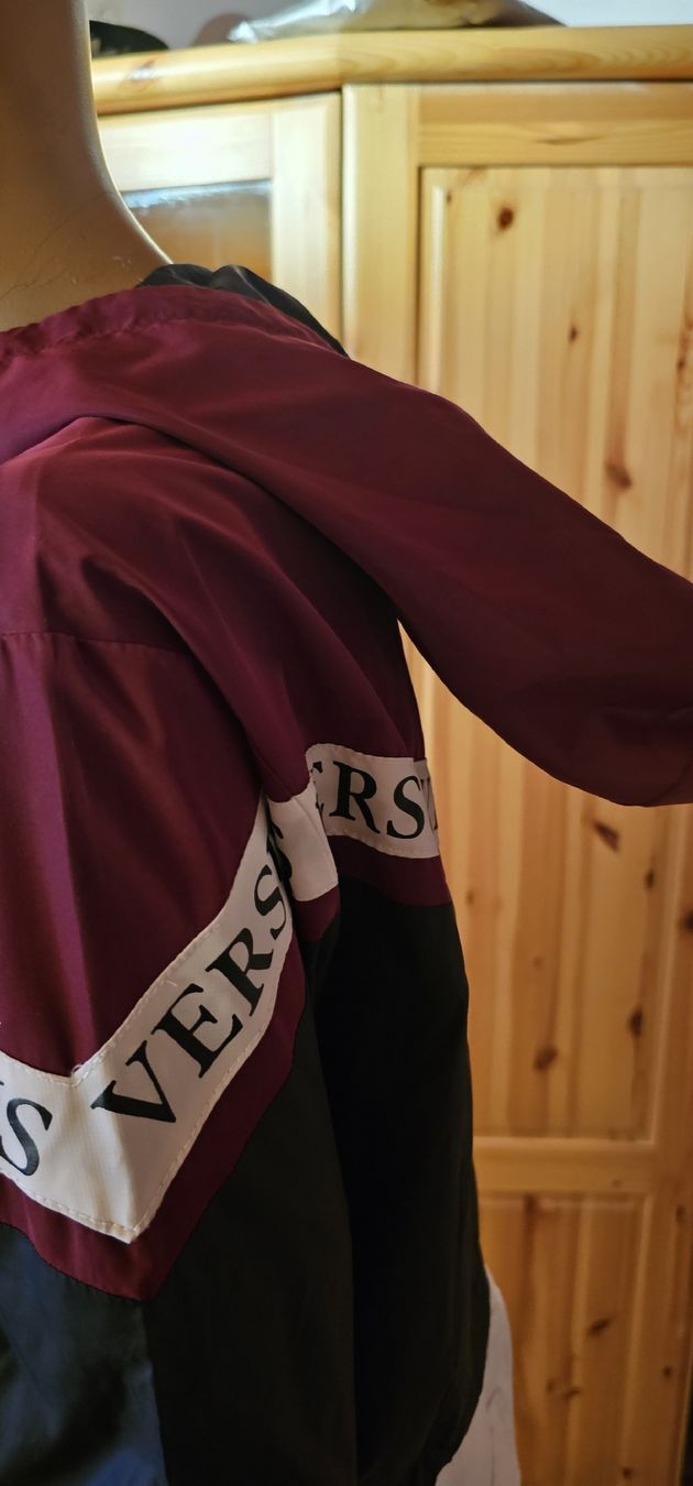 Lotti di vestiti: Versus Oberteil gr.M und weisse Jeans gr.40 – Usato da Ferden venduto da jemyce 3