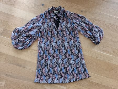 Ganni Kleid, Grösse 34, Blumenmuster - Perfekt für Sommer.