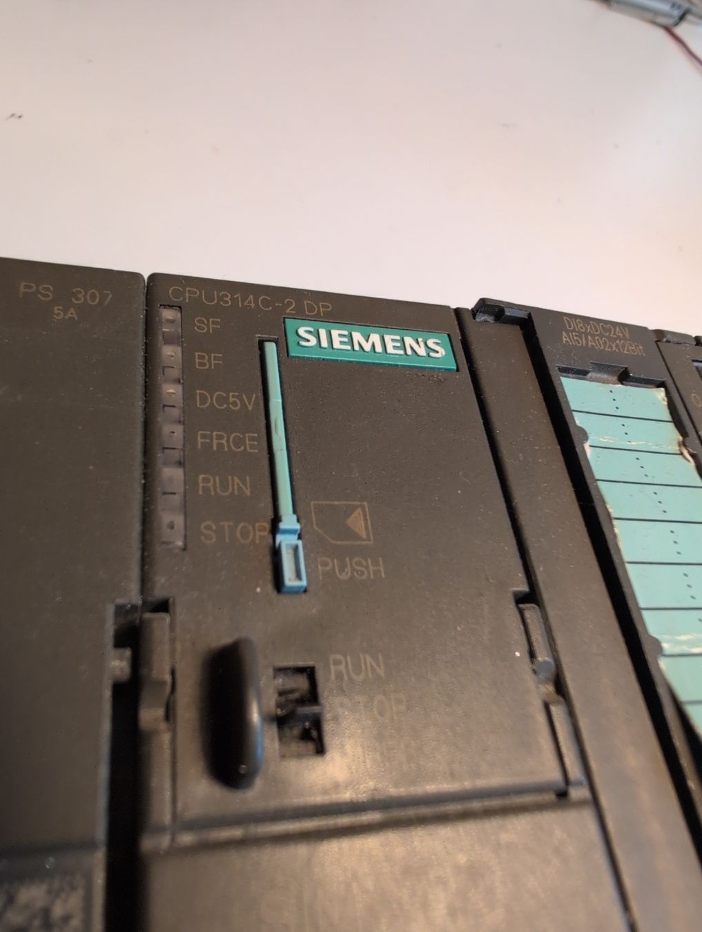 Siemens Elektronikbauteile: Siemens Simatic S7-300 CPU314C-2 DP inklusive IO Module – Defekt aus Muttenz von meo_5bvq 1