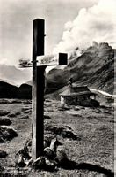 Klausen Passhöhe - Kapelle und Kreuz