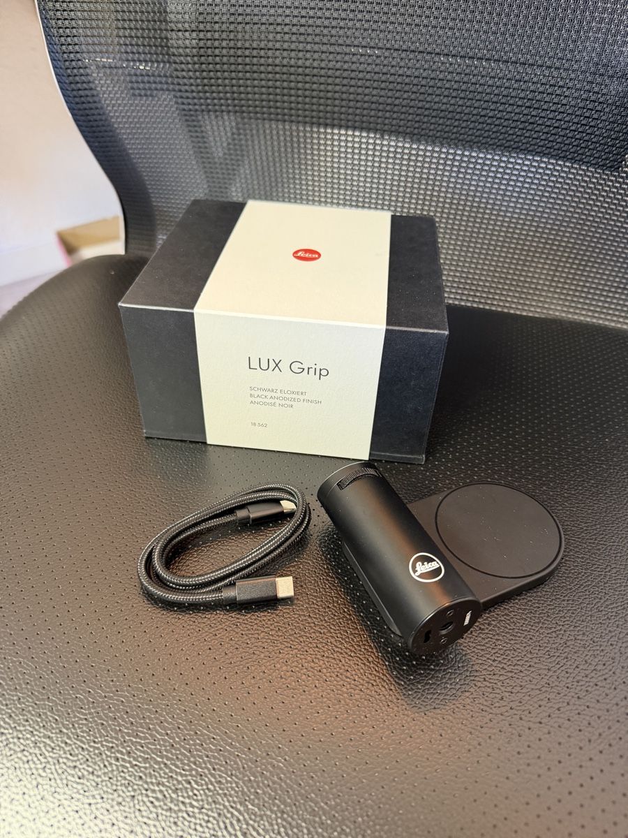 Leica Kamera: Leica Lux Grip – Neu (gemäss Beschreibung) aus Henniez von mic_dws5