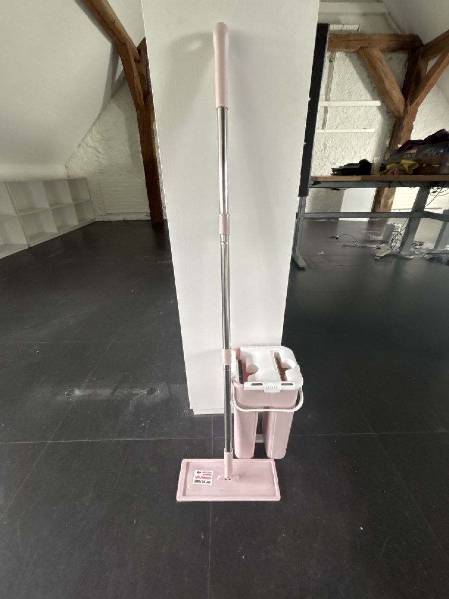 Altro in Apparecchi per la pulizia: Neuwertiger Wischmopp mit Eimer, Farbe Rosa, Top Zustand! – Nuovo (secondo la descrizione) da Kaiserstuhl AG venduto da mar_5k9x