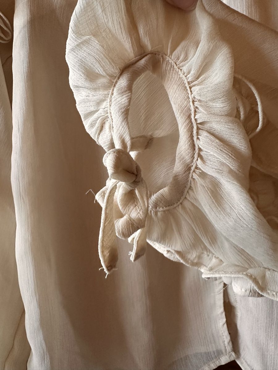Topshop Camicette: Bluse Beige mit Rüschen auf Ärmeln – Usato da Zürich venduto da BettinaMarie2308 6