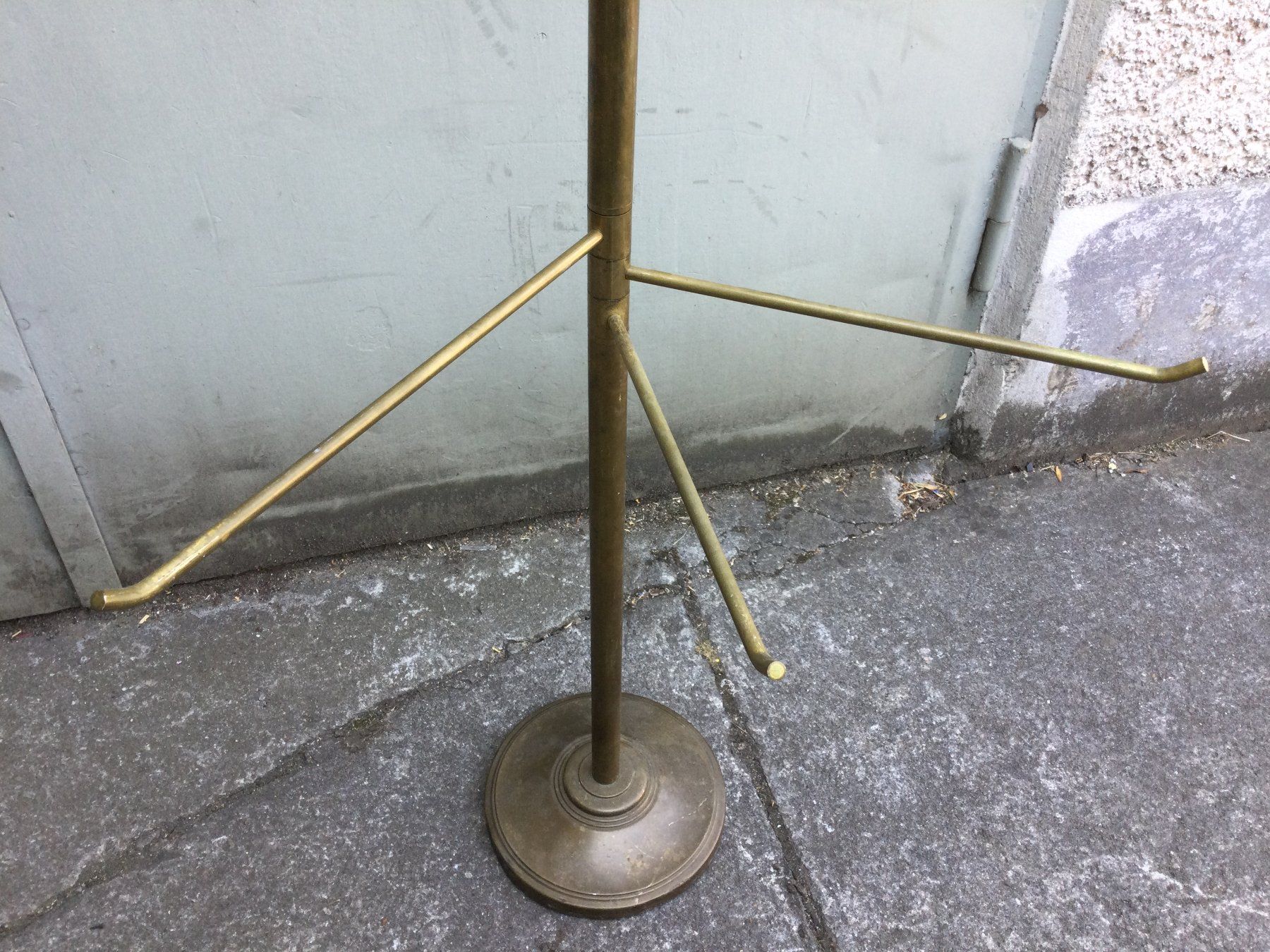 Porte manteau: Art Deco Messing Garderobenständer Typ Sputnik – D'occasion à Wangen SZ par kuriosum12 1