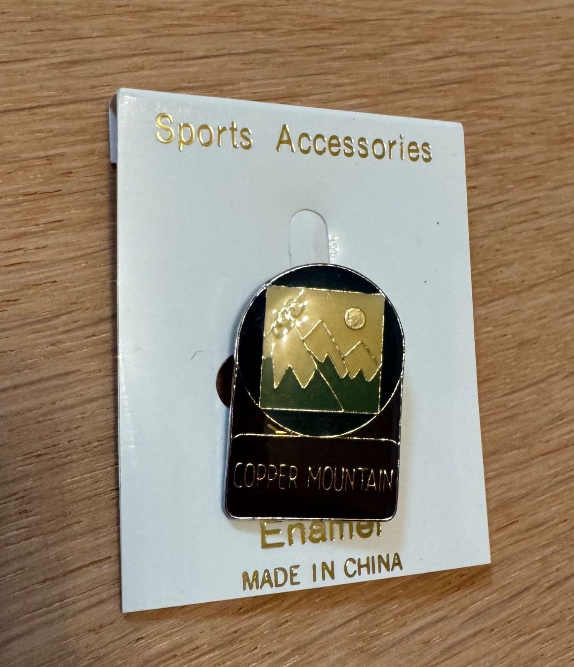 Placchette & Badge: Anstecker / Brosche Souvenir Copper Mountain – Nuovo e nell'imballaggio originale da Winkel venduto da Schorley