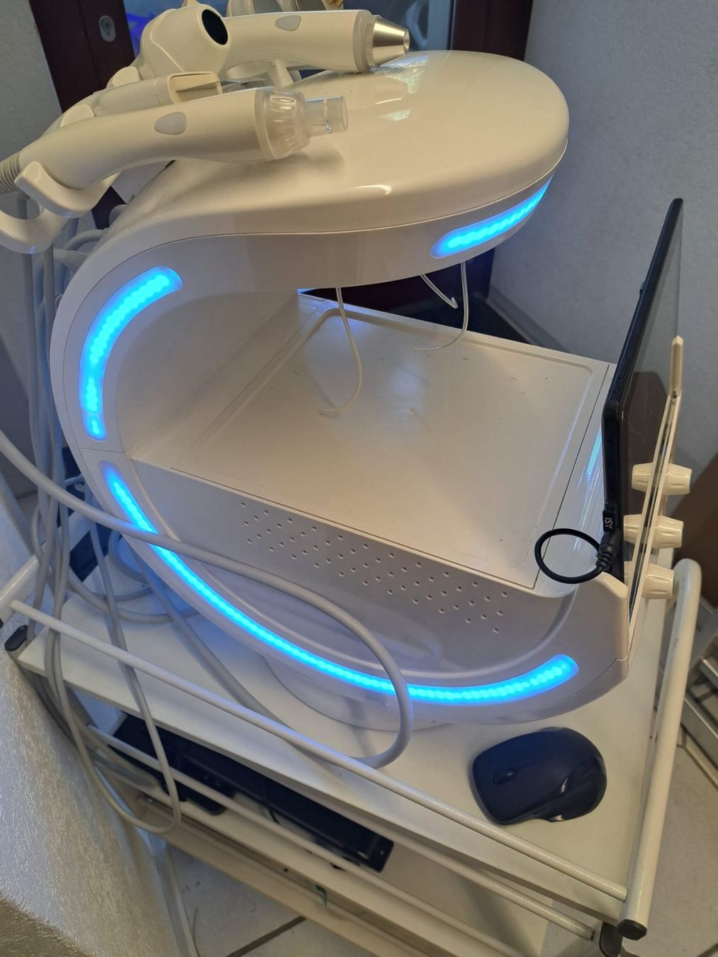 Attrezzature mediche: Gesichtsbehandlung, Hydro-Dermabrasion, Gesichtsanalysegerät – Usato da Wetzikon Zh venduto da club007 2