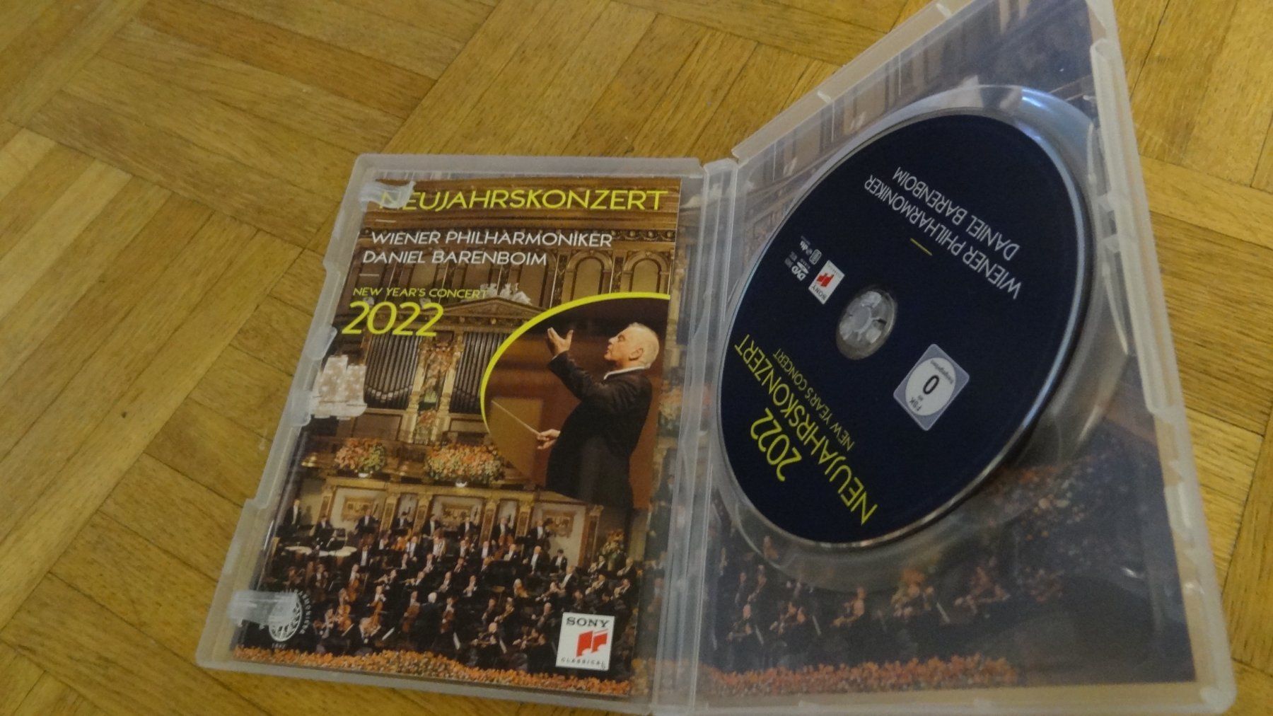 Alle DVDs: Neujahrskonzert 2022 DVD – Gebraucht aus Olten von Disc-Ausverkauf 1