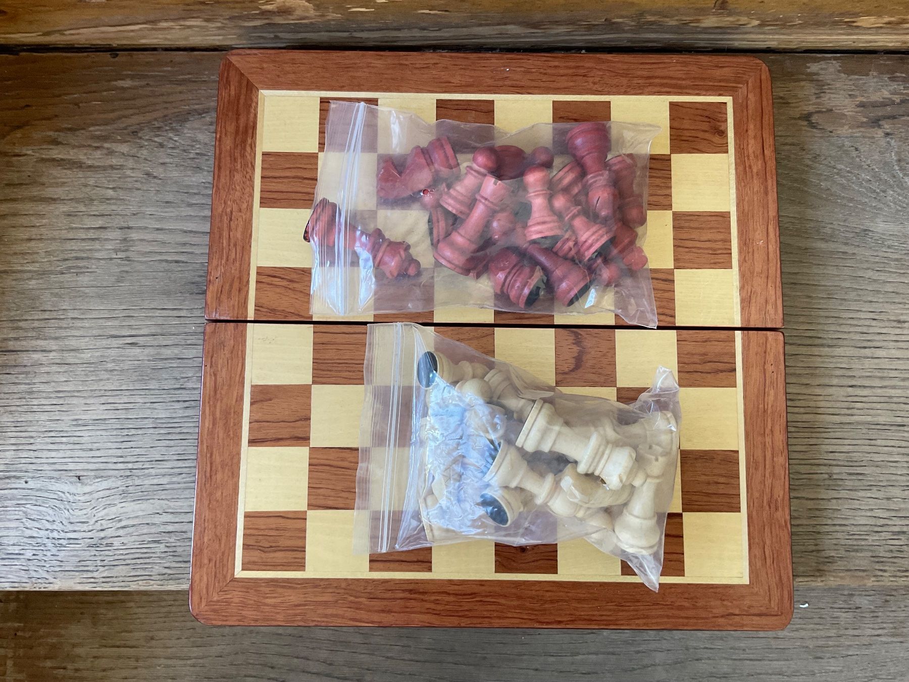 Giochi: Schach Schachbrett Figur Schachfigur VERSAND 9.- – Usato da Aarau venduto da Galaktos