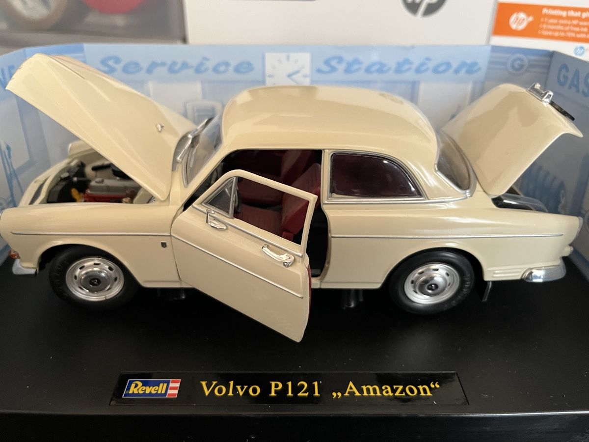 Volvo Modellini d'auto: Volvo P121 Amazon. 1:18 Revell – Usato da Rümlang venduto da Papamoll4 1