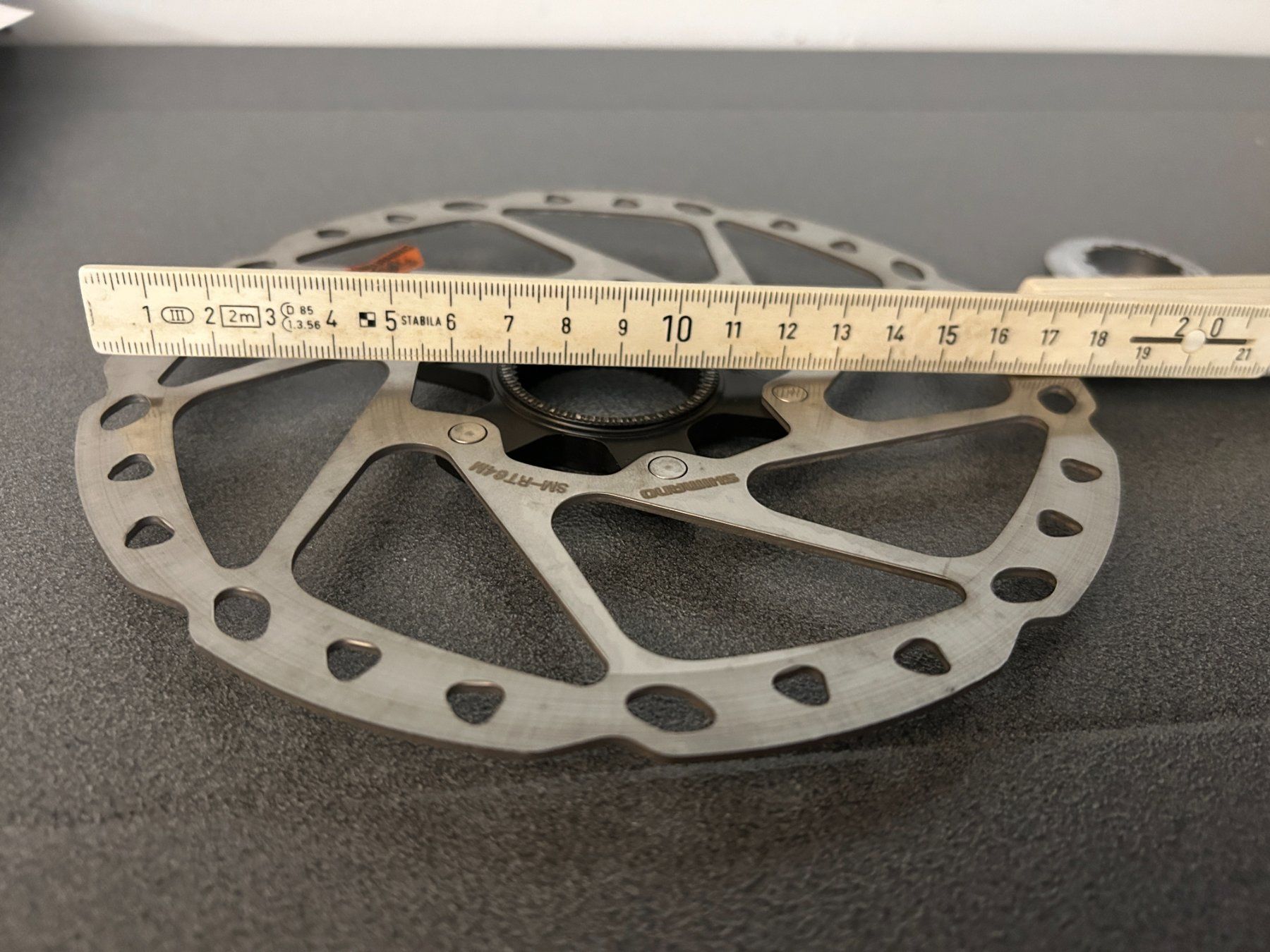 Shimano Pezzi di ricambio: Shimano Bremsscheibe Disc Rotor 180mm – Nuovo (secondo la descrizione) da Küsnacht ZH venduto da filo_fila8700 7