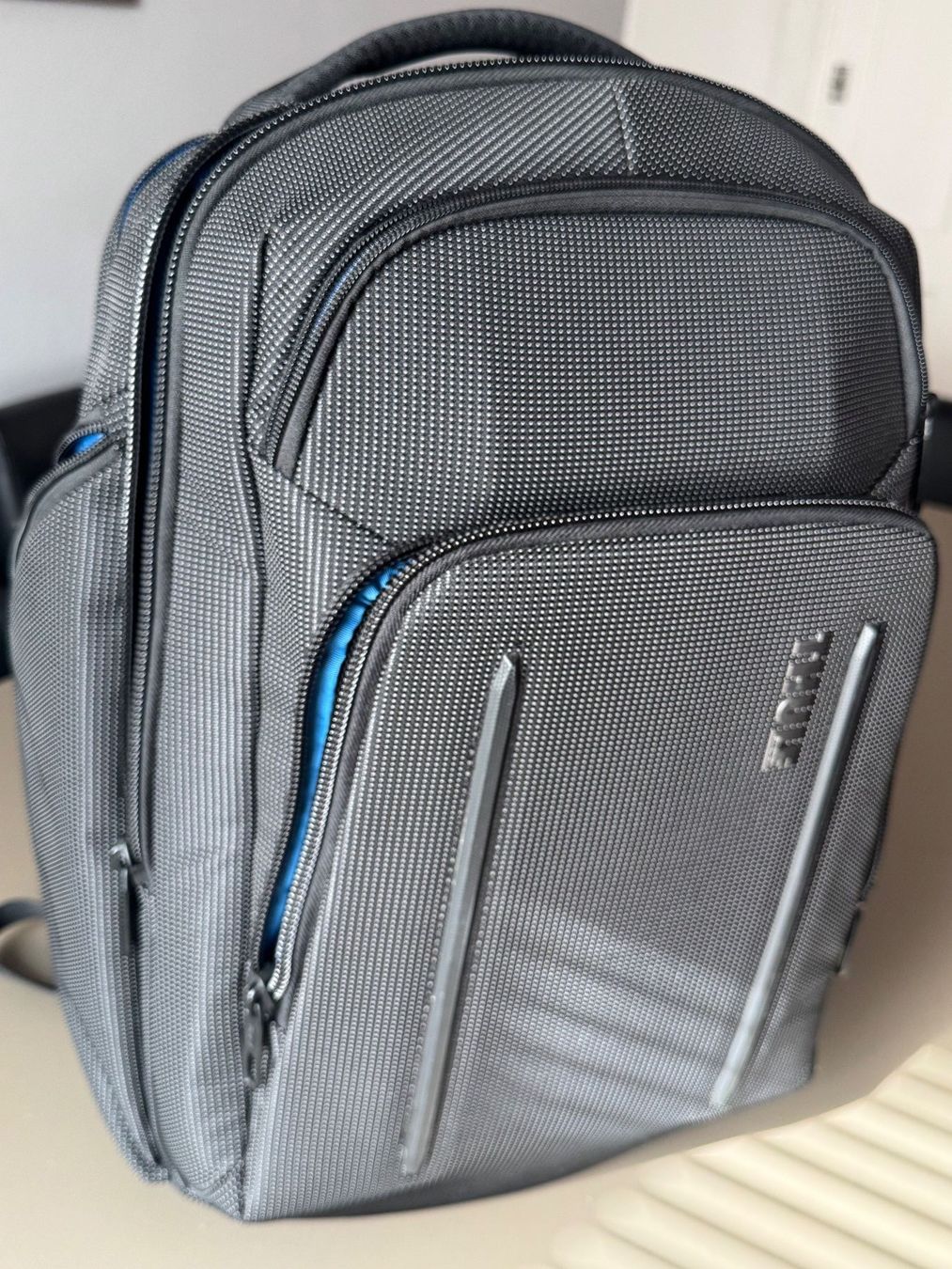 Sacs à dos: Rucksack THULE mit Notebook-Tasche, dunkelgrau – D'occasion à Winterthur par Boabdil15