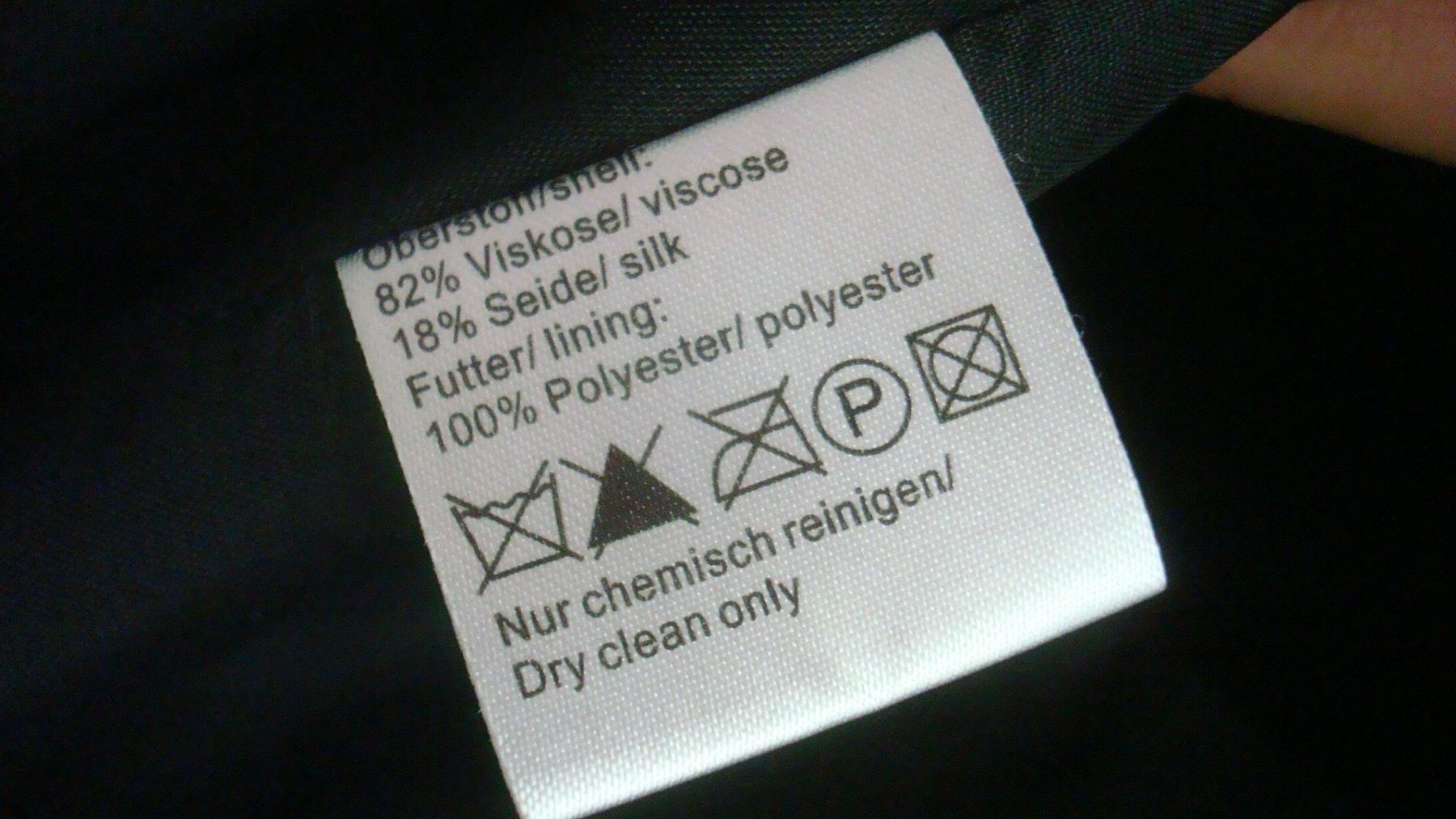 Vestes: Samtblazer schwarz Malvin Gr. 44 – D'occasion à Münchenstein par Pesci6 7