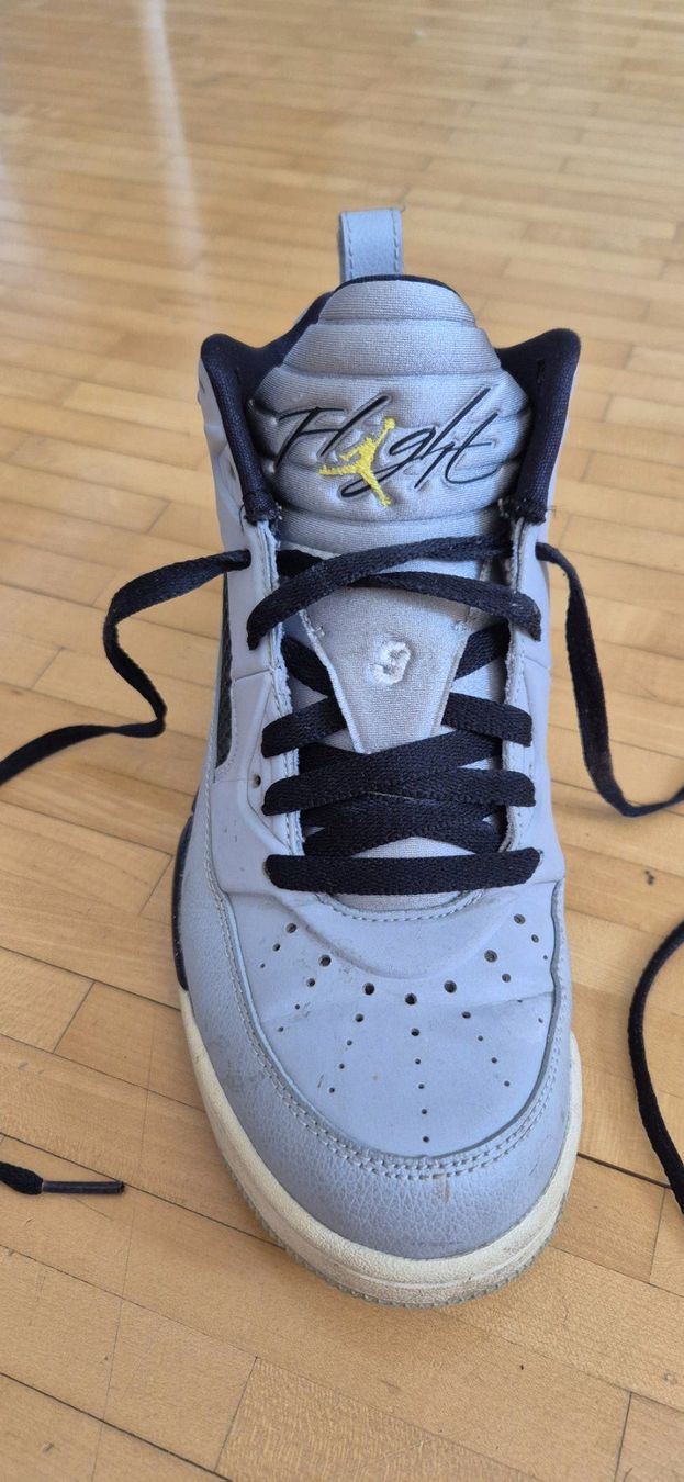Jordan Herrenschuhe: Air Jordan Flight 9.5 Wolf Grey Black Yellow – Gebraucht aus Villars-sur-Glane von Verocac 3