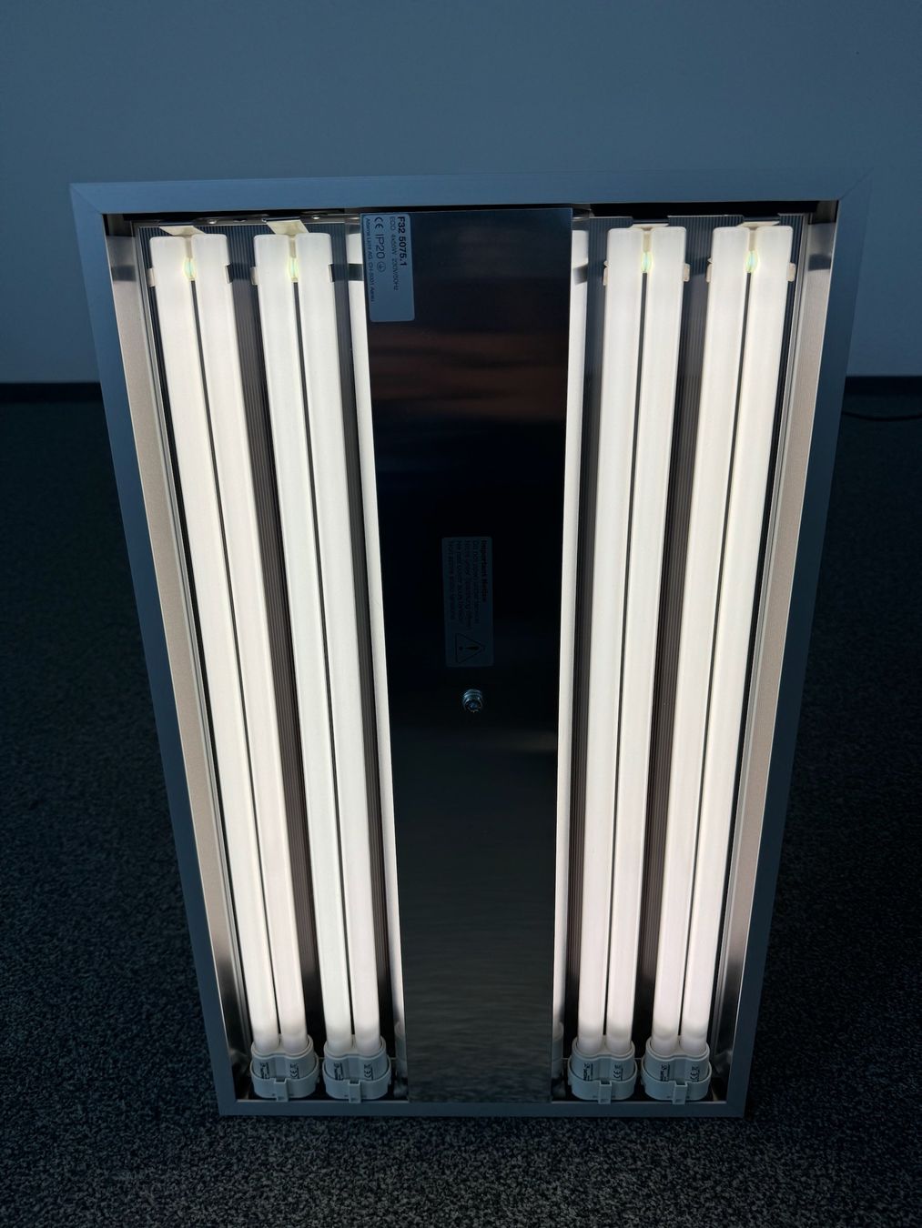 Lampade: Alteme Eco Stehleuchte Kaltweiss – Usato da Schönenwerd venduto da mcofficeshop 4