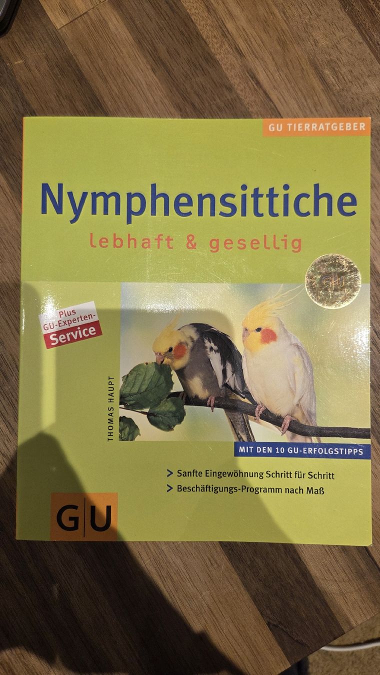 Libri: Buch "Nymphensittiche - lebhaft & gesellig" – Nuovo (secondo la descrizione) da Dättwil AG venduto da Mafalda007