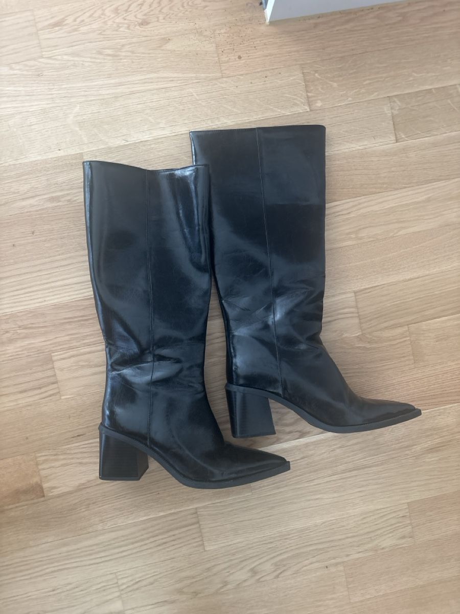 Zara Scarpe da donna: Stiefel Zara schwarz spitz  – Nuovo (secondo la descrizione) da Killwangen venduto da car_fbm7