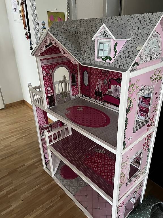 Puppenhäuser & -möbel: Puppenhaus – Gebraucht aus Thun von toeroe