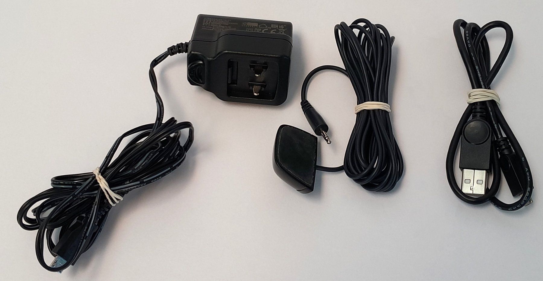 Logitech Hubs & Switches: LOGITECH Harmony Ultimate Hub + Hub Extender – Gebraucht aus Richterswil von  2
