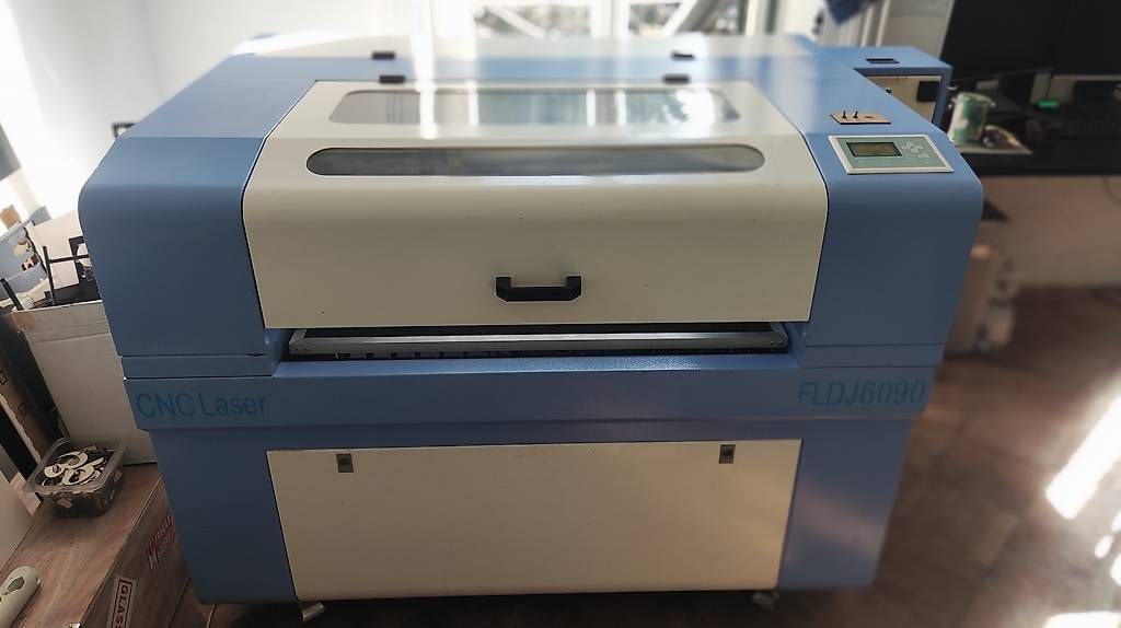 Tutte le macchine: machine CNC laser CO2 120w  – Usato da Vevey venduto da bob_m25j