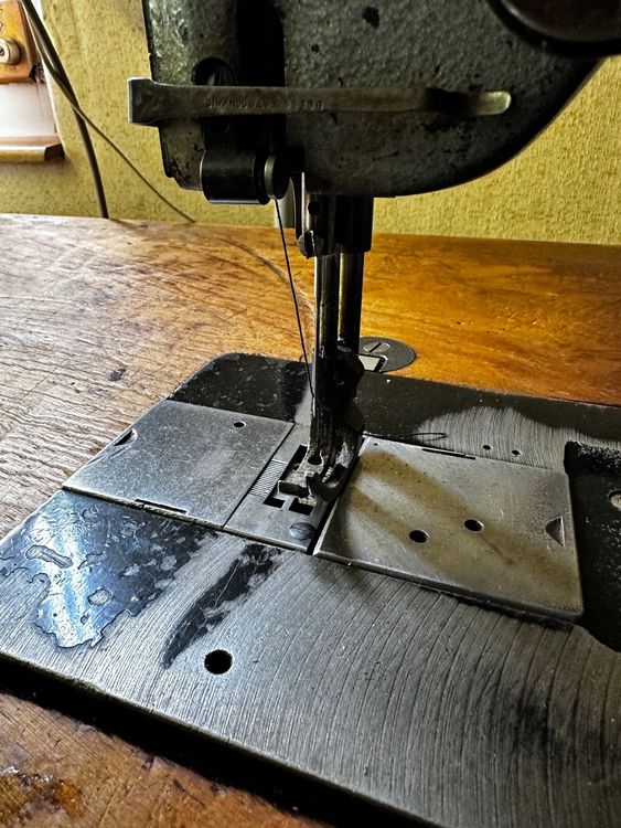 Verstellbarer Nähmaschinen-Rollfuß Aus Edelstahl – Für Leder, Dicke Stoffe & Mehrlagiges Nähen
