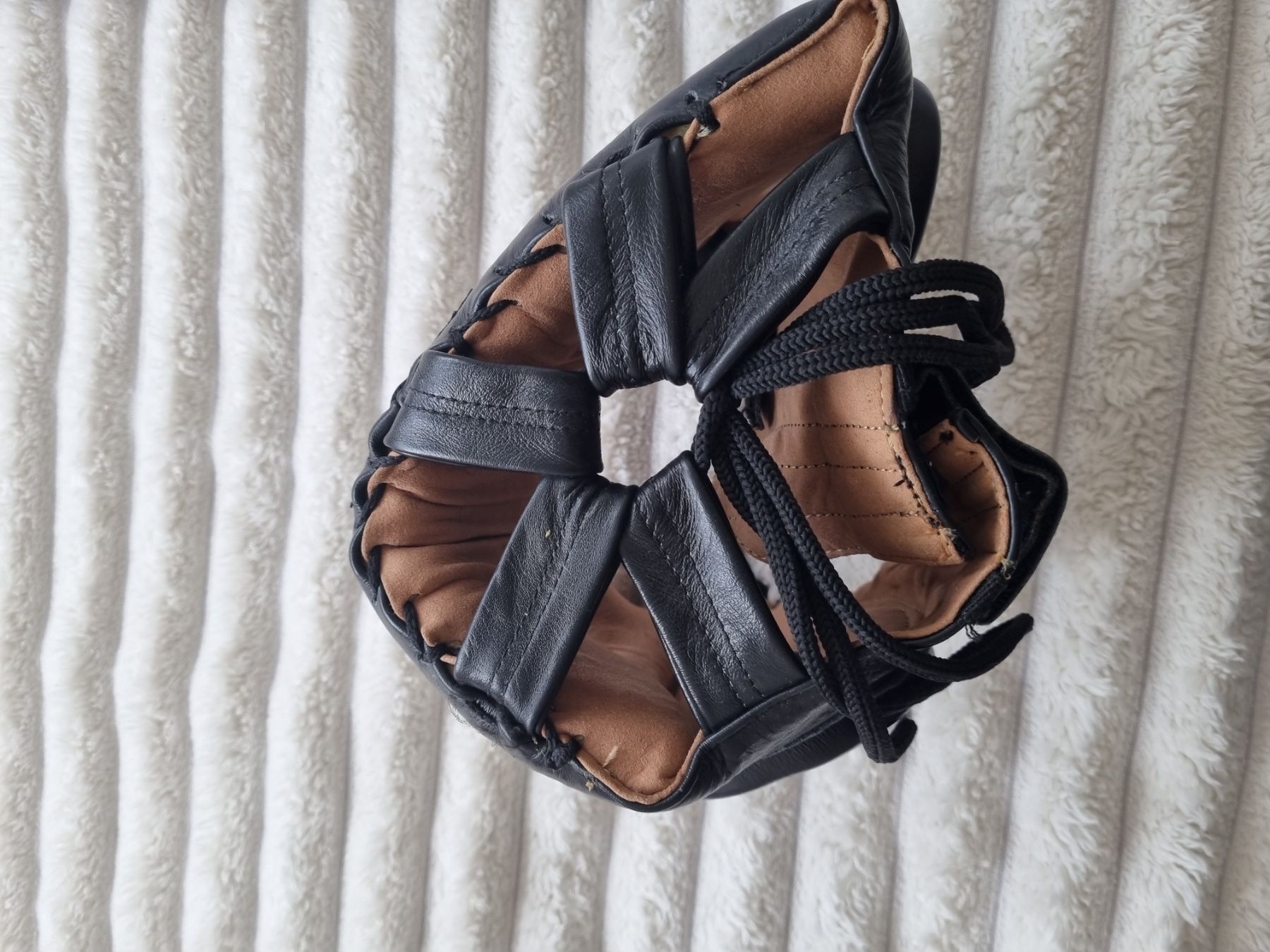 Caschi: Casque de boxe LEONE 1947 - Protection optimale, cuir – Usato da Riddes venduto da pierre-a-facettes 2