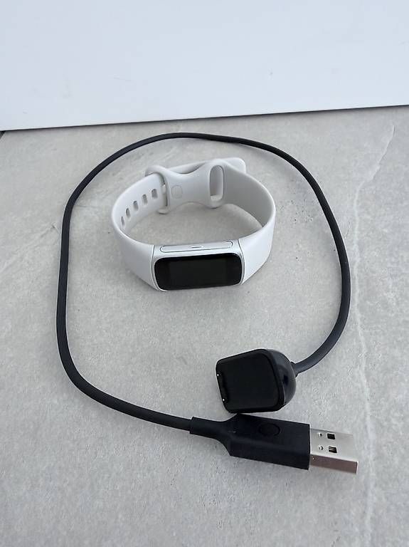 Smartwatch: Fitbit Charge 6 Tracker neuwertig  – Usato da Seewen SZ venduto da mar_5yzl 1