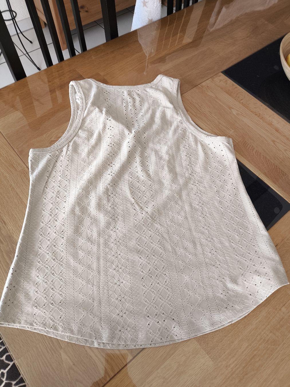 Shein Top: 4er Set Träger Shirts Gr.XL/44 – Nuovo (secondo la descrizione) da Burgdorf venduto da Ropajesi 4